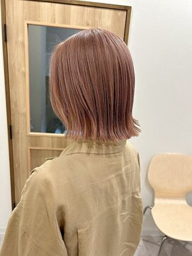 アンビシャス 北坂戸(ambitious) 切りっぱなしボブ ピンクヘアー ミルクティーベージュ