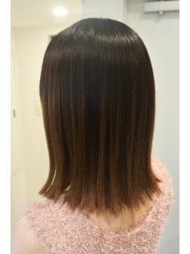 メモリーズ 銀座(Memories) 切りっぱなしの軽さで、シンプルに可愛く