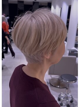 ステア ケース(stair case) 大人世代におすすめ！上質上品似合わせハイトーンベージュ