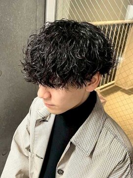 ワンズナゴヤ 名古屋栄店(ONE's NAGOYA) スペインカールスパイキーショートブルーブラックフェザーパーマ