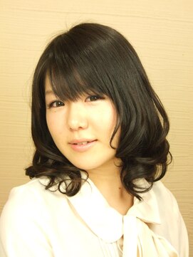 アンプラグ(amplug) 可憐なゆるふわカール