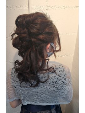 パリスパート2 サイド トップ 編み込み ボリューム ハーフアップ ヘアアレンジ