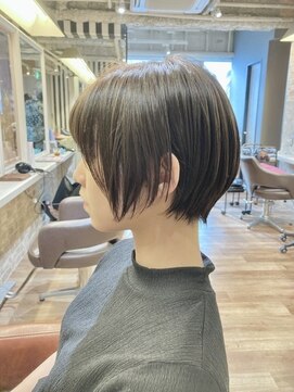 クロワ(croix) 暗髪グレージュ×大人可愛いオフィスヘア