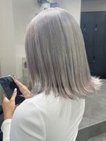 ベレーザ 渋谷(BELEZA)&nbsp;2671ホワイティアッシュ外ハネボブバイカラー逆グラデーション