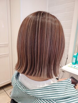 アッシュ 北上尾店(Ash) 切りっぱなしボブ　ハイライト+インナーカラー
