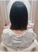 外ハネボブ切りっぱなしミディアム黒髪グレージュ絶壁アラフォー