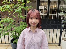【飯田 莉穂】10-20代女性へイチオシ☆丁寧で喋りやすい雰囲気が人気の理由♪ヘッドスパの指名も多数