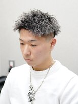 スラッシュ(SLASH)&nbsp;ツイストパーマ/短髪/ホワイトメッシュ/スキンフェード/姫路