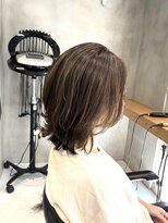 エリマ 調布(elima)&nbsp;調布レディースミディアムレイヤー白髪ぼかしハイライト40代