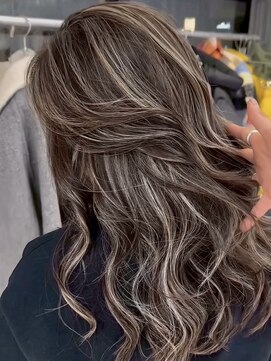 オニキス(ONYX) R27 40代白髪ぼかしハイライトバレイヤージュイルミナカラー