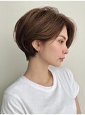白髪ぼかし×耳かけショートで明るく軽やかな印象に[西宮北口]