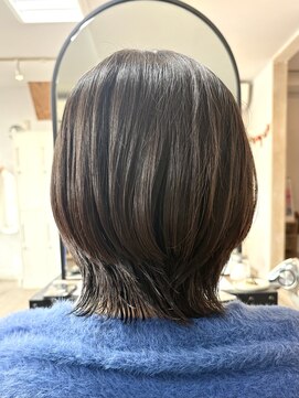 スッキリ見せ！大人可愛いレイヤーボブ