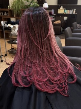 ゼウス(Zeus.) 海外ヘアーハッシュカットレイヤーカット