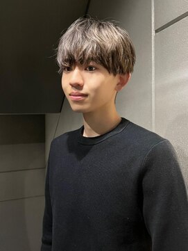 ポール(pole) 王道マッシュ × 透明感グレージュ