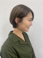 ルプラ カルム(le-pla Calme)&nbsp;すっきりショート×マットアッシュ/ステップボーンカット 20代