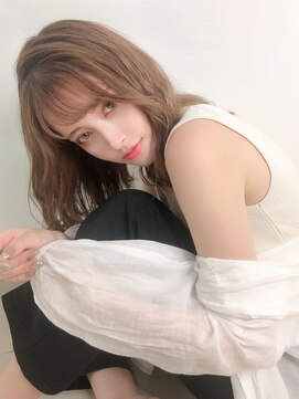 ジーナ 名駅(XENA.) 《xena》ハーフ風シアーベージュ×ゆるふわミディ