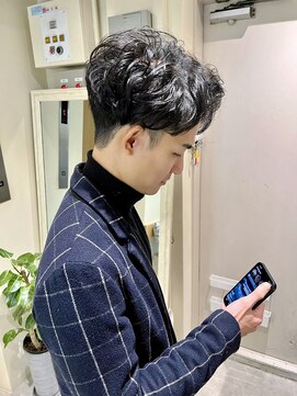 バッカ(BACCA) メンズ　パーマ　ビジネス　センターパート