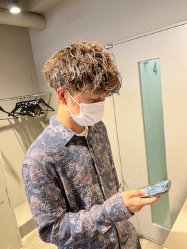 キャンディ 横浜(CANDY) 波巻きパーマ/刈り上げマッシュ