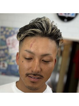 ピシャッとニ代目銀二郎 スキンフェードカット【広島/理容室/バーバー】