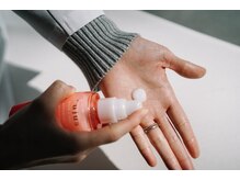 Acura.のスタイリスト紹介と髪の毛を綺麗にするためのこだわりのアイテムを1部紹介。