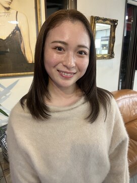 コレットヘア(Colette hair) ナチュラルレイヤー/オリーブカラー