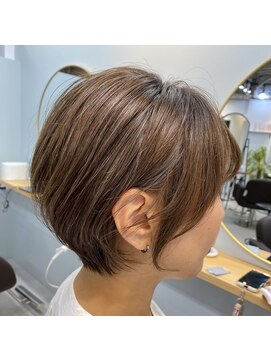 アオ 岡野 横浜(a-o) ミセス耳掛けショート☆