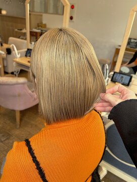 バイオレット ナゴヤ(Violet Nagoya) ブリーチありくすみベージュ IC-26