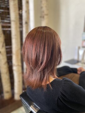 エズ(Eze) ウルフカット×ピンクカラー