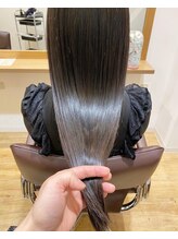 最高品質のトリートメントAujuaで内部からしっかり補修！お客様に合わせたトリートメントを選べます。