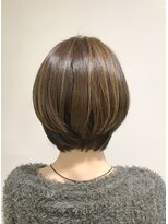 アズール 草加(azule) 透明感ハイライトのショートボブ