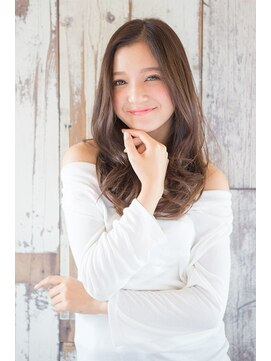 リア シェリム(Ria cherim) 【Ria 目黒 白金】ゆるふわワンレンロング