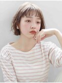 ミルクティーベージュ　前髪あり　ボブパーマ　ニュアンス