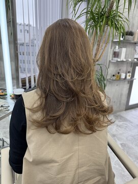 エヴァン(HEVIN) ブリーチなしダブルカラー レイヤーカット シルキーベージュ