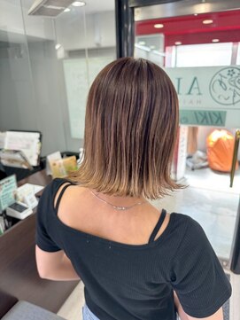 アイズ 本厚木(AIZU) 外ハネボブ グラデーションカラー