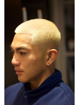 キングスマントーキョー 多摩センター2nd(KINGSMAN TOKYO) 金髪ボーズフェード