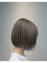 アン ブリーチ(UN BLEACH)&nbsp;ミニボブ透明感カラー×髪質改善Tr【三宅】