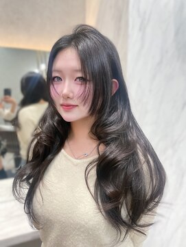 ロンド レア 天神大名店(Lond Le’a) ホワイトブロンド/外ハネボブ/美髪/ワイドバング/ブルーブラック