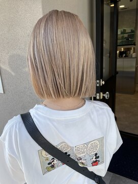 エディー(HEDI) white blond BOB