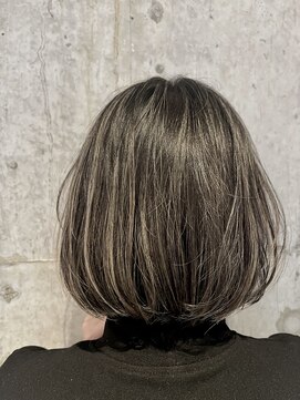 プラスシー(+C) グレージュで地毛にハイライト！福岡ハイライト/福岡白髪ぼかし