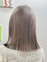 デート 下北沢(DATE) ダブルカラーミルクティーベージュカラーケアブリーチミニボブ