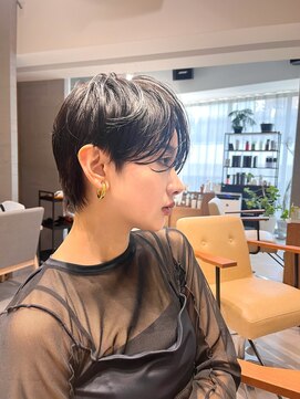 キミトヘアデザインアンドスパ(Kimito Hair design&spa) マッシュショート 刈り上げマッシュショート ブルーカラー