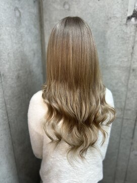 ミルクティーベージュ