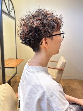 ヘアー ドレッサー パワードール(Hair Dresser) 30代、刈り上げとパーマでボリュームのメリハリ！