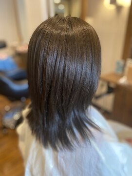 グラチチュード(gratitude) ミディアムレイヤー×イルミナカラー