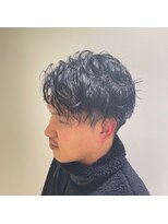 プレミアムバーバー 原宿店(PREMIUM BARBER produce by HIRO GINZA) センターパートツイストスパイラル　渋谷/原宿/床屋