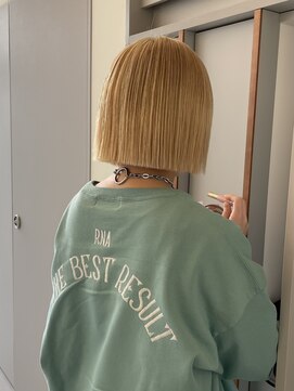 ローレンアオ(LOREN AO) 【LOREN AO】ブロンドベージュ/ぷつっとカット/ミニボブ