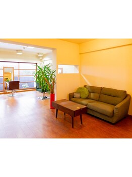 オーナースタイリストがマンツーマンで施術◎リラックスした雰囲気でのカウンセリングと丁寧な施術が人気♪