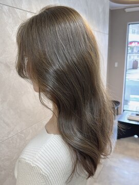 ドゥマン(Demain) ブリーチなし小顔グレージュセミロングツヤ髪似合わせカット