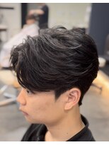 バース バイ ハピネス(BIRTH by happiness)&nbsp;韓国へアカルマパーマワックスなしセンターパート黒髪ウルフ