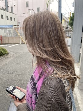 クラム(clam.) 【clam./窪田】大人可愛いハイライトカラー/レイヤー/髪質改善